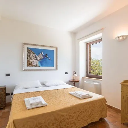 Ferienhaus Mit Privatpool Fuer 12 Personen Ca 350 M In Loro Piceno, Marken Provinz Macerata *