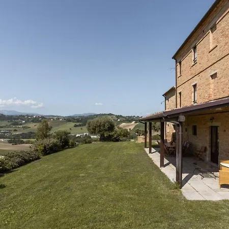 Ferienhaus Mit Privatpool Fuer 12 Personen Ca 350 M In Loro Piceno, Marken Provinz Macerata Hébergement de vacances Loro Piceno