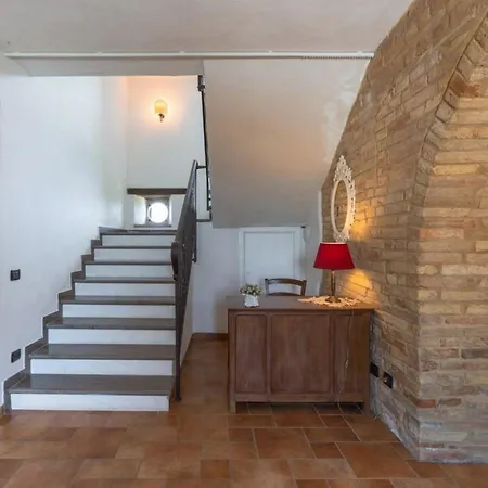 Ferienhaus Mit Privatpool Fuer 12 Personen Ca 350 M In Loro Piceno, Marken Provinz Macerata