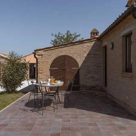 Ferienhaus Mit Privatpool Fuer 12 Personen Ca 350 M In Loro Piceno, Marken Provinz Macerata Hébergement de vacances Loro Piceno