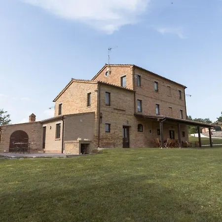 Ferienhaus Mit Privatpool Fuer 12 Personen Ca 350 M In Loro Piceno, Marken Provinz Macerata Loro Piceno