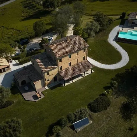 Ferienhaus Mit Privatpool Fuer 12 Personen Ca 350 M In Loro Piceno, Marken Provinz Macerata Hébergement de vacances