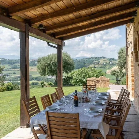 Ferienhaus Mit Privatpool Fuer 12 Personen Ca 350 M In Loro Piceno, Marken Provinz Macerata Hébergement de vacances